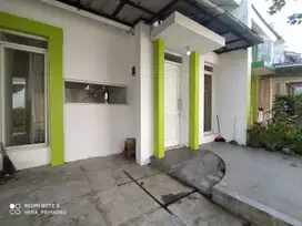 Dijual rumah minimalis siap huni di komplek pinus regency soetta