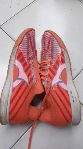 Sepatu futsal ortuseight catalyst glitch