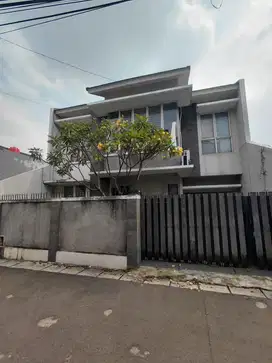 Rumah dijual Cepat Bintaro Sektor 9 bisa untuk kostan