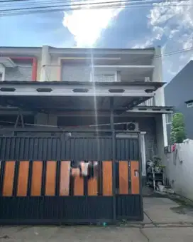 Dijual rumah 2 lantai di citra raya Cikupa bundaran 3