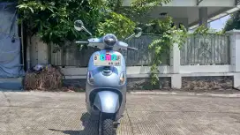 Vespa LX 125 i-Get tahun 2023 Warna Abu-abu