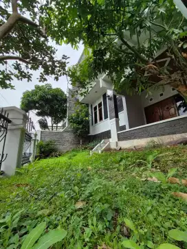 Dijual Rumah 2 Lantai di Babakan Jeruk Siap Pakai