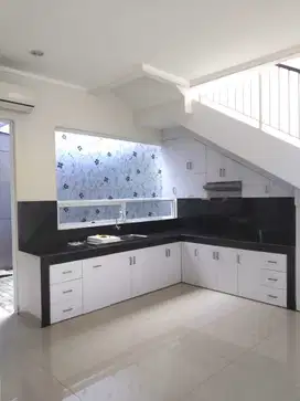 RUMAH CANTIK DI DISCOVERY ALUVIA BINTARO TERAWAT DAN SIAP HUNI EMERALD