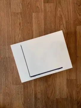 Macbook Air M2 13 16/256GB BNIB