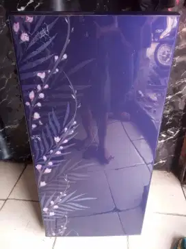 Dijual kulkas Sharp 1pintu kondisi siap pakai dan normal harga nett