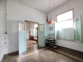 Rumah hitung tanah sangat strategis di mainroad  pasirkaliki bandung