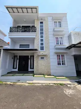Rumah Mewah Murah Ada Kolam Renang Dalam Cluster Di Lenteng Agung