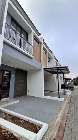 Rumah 2 lantai lokasi strategis 3 kamar tidur siap huni 13 unit