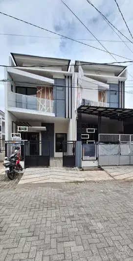 Dijual Rumah Semi Furnish Kutisari Surabaya dekat UK Petra