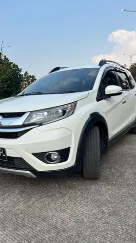 Honda BRV E-MT tahun. 2017 PUTIH