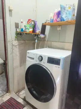 Mesin cuci LG 15kg front loading :
Type mesin cucinya : f2515stgw
