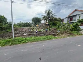 5 MENIT HYATT REGENCY: Tanah Palagan Km 10 Jogja