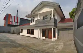 Di Jual Rumah Bangunan 2 Lantai di Mainroad Kopo Katapang Bandung