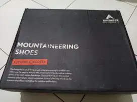 Sepatu eiger original uk 43