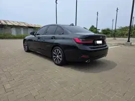 BMW 320i 2021 Dynamic