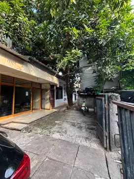 Rumah Bekas Kos BESAR di Tanjung Duren – Harga di Bawah Pasaran