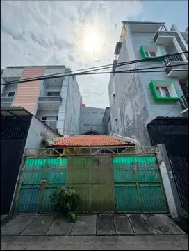RUMAH LAMA HITUNG TANAH UK 6X20M DI JELAMBAR SHM , angke, tambora