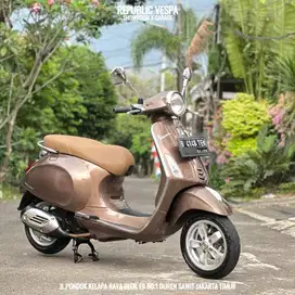 DIJUAL CEPAT Piaggio Vespa Primavera 150 3V TAHUN 2014 WARNA COKLAT