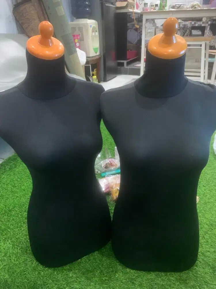 Patung Manekin plastik ada kakinya