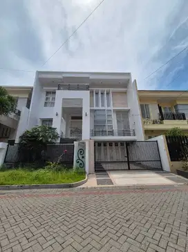 JUAL RUMAH ARAYA 1 BAGUS SIAP HUNI