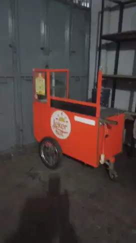 Gerobak Jualan Makanan atau Minuman