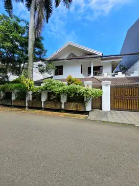 Rumah Dijual Mega Kuningan, Setiabudi. Jalan Utama Komplek. NEGO