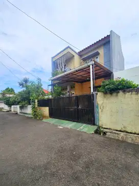 Lokasi BAGUS! Komplek, One-Gate. Rumah Pejaten Barat Dijual. NEGO