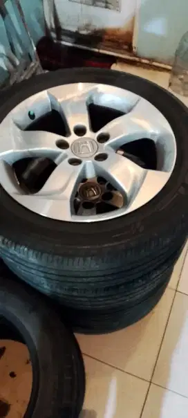 Di jual Vleg + Ban Honda HR-V.