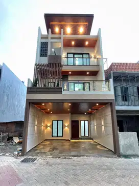 Rumah Mewah Dalam Cluster Besar Pinggir Jalan Raya Utama Di Jagakarsa