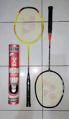 1 SET RAKET YONEX