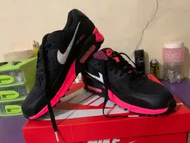 Sepatu Sneakers Nike Air Max 90 Black Racer Pink