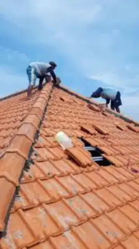 TUKANG PERBAIKAN ATAP BOCOR DINDING REMBES TALANG AIR RENOVASI DLL