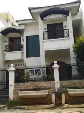 Disewakan rumah villa permata gading
