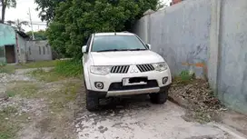 Pajero sport 2011 putih