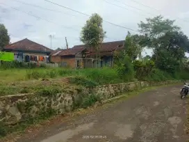 Jualtanah pingir jalan luas 20tmbk srt kikitir udah ada bangunan rumah