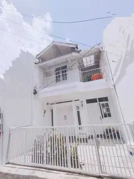 RUMAH  MINIMALIS  2 LANTAI SIAP HUNI DI ANTAPANI BANDUNG