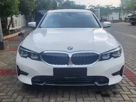 [Kondisi Terbaik!!] BMW 320i G20 Dynamic Sport 2021! White on Black!