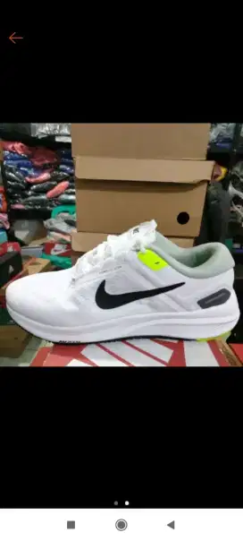 Sepatu Nike running