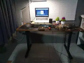 Meja kerja hidrolik