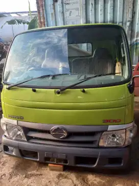 Kabin hino dutro ori copotan