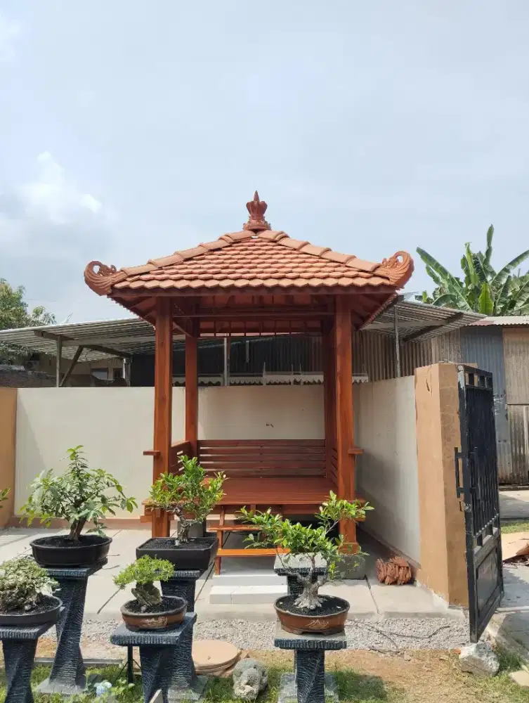 Gazebo minimalis 2x2m atap genteng.