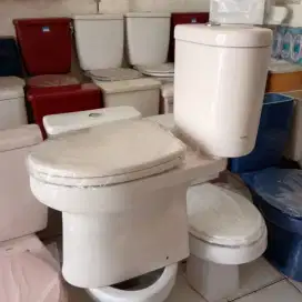 DIJUAL CLOSET DUDUK TOTO SECOND TIFE 421 JP TOMBOL ATAS WARNA KREM