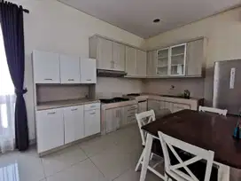 Disewakan rumah sgt rapih siap huni furnish di Residence One-Bsd City