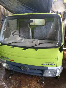 Kabin hino dutro.ori copotan