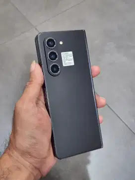 Samaung galaxy Z Fold 5 12/512 SEIN