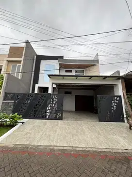 Dijual rumah Baru Gress Baruk Selangkah MERR
