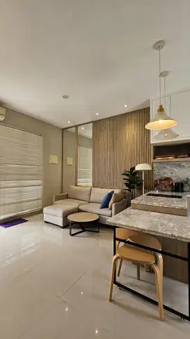 Rumah Cantik Depan Club House Furnished  & Lokasi Strategis