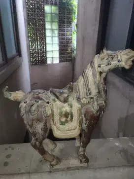 Patung kuda antik