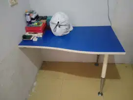 Meja Kantor Minimalis Modern P=120cm X L=70/60 X T=75cm.