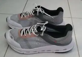 On cloud shoes pl mulus
